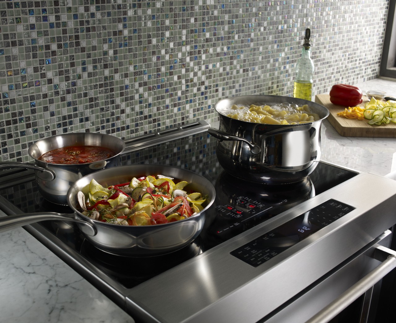 Find sleek, performance cooking sets at KitchenAid.