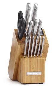Discover our sleek stainless steel knife set.